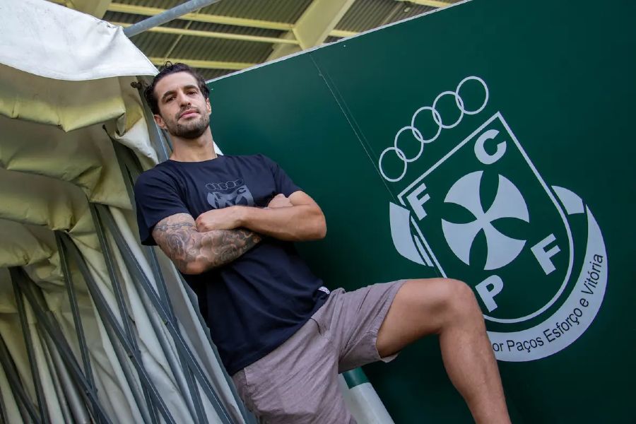 OFICIAL: Tiago Ferreira é o primeiro reforço do Paços de Ferreira
