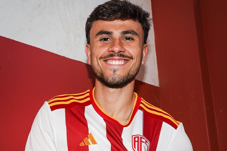 OFICIAL: Médio brasileiro Pedro Lima assina pelo AVS até 2028