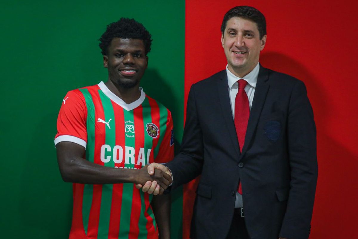 Mercado: Avançado Nachon Nsingi reforça ataque do Marítimo