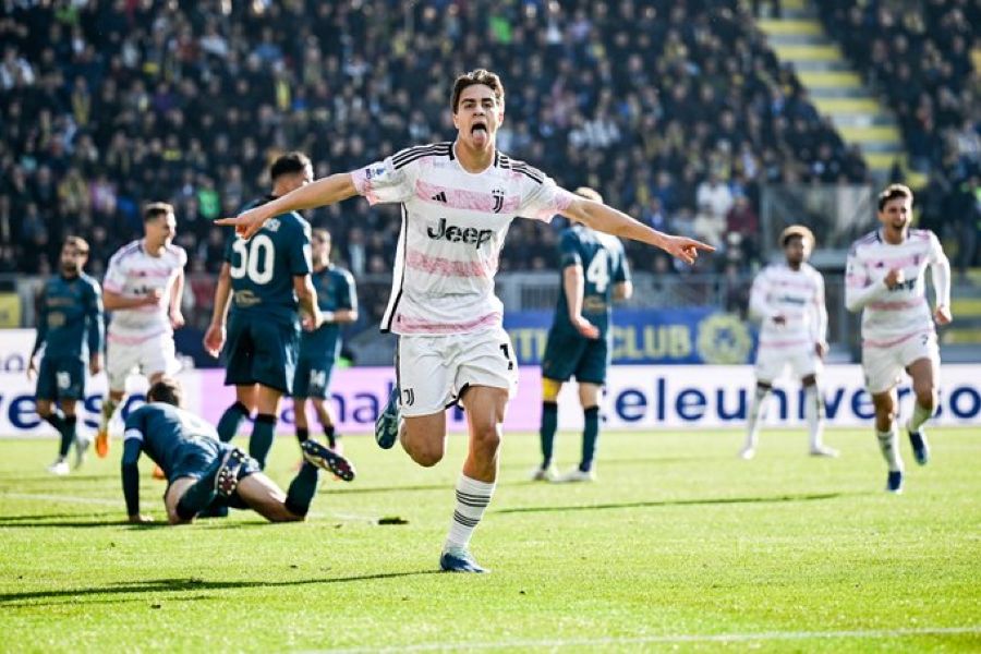 Juventus vence na deslocação ao reduto do Frosinone na estreia absoluta do jovem turco Yildiz