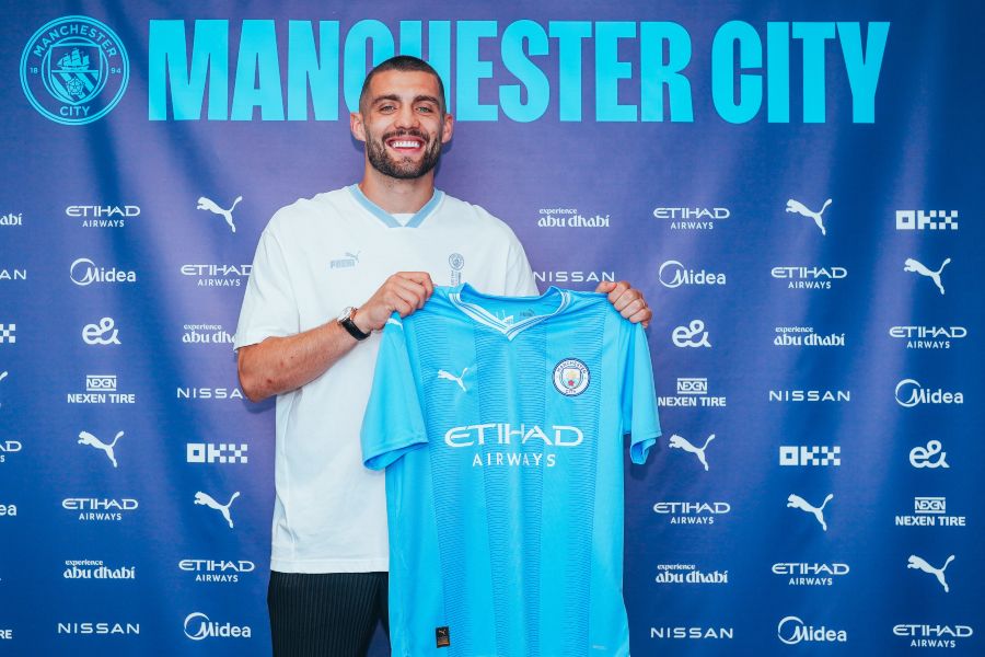 OFICIAL: Kovacic deixa Chelsea e ruma ao Manchester City por quatro épocas