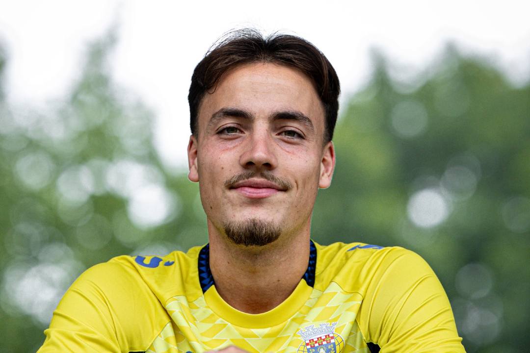OFICIAL: Arouca contrata médio Espen van Ee para as próximas quatro épocas
