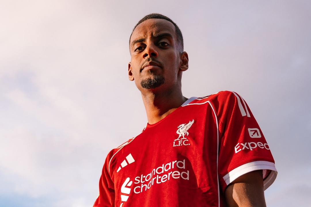 Liverpool bate recorde mundial de transferências e supera Chelsea
