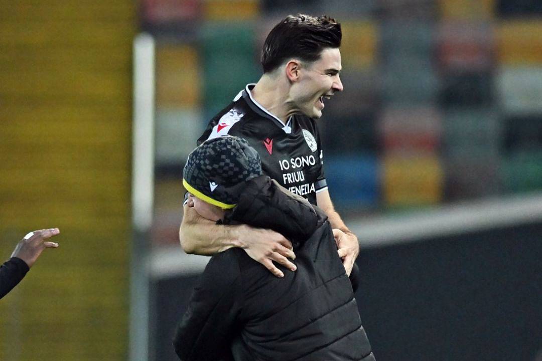 Itália: Roma cai em Udine e sai da zona da Champions
