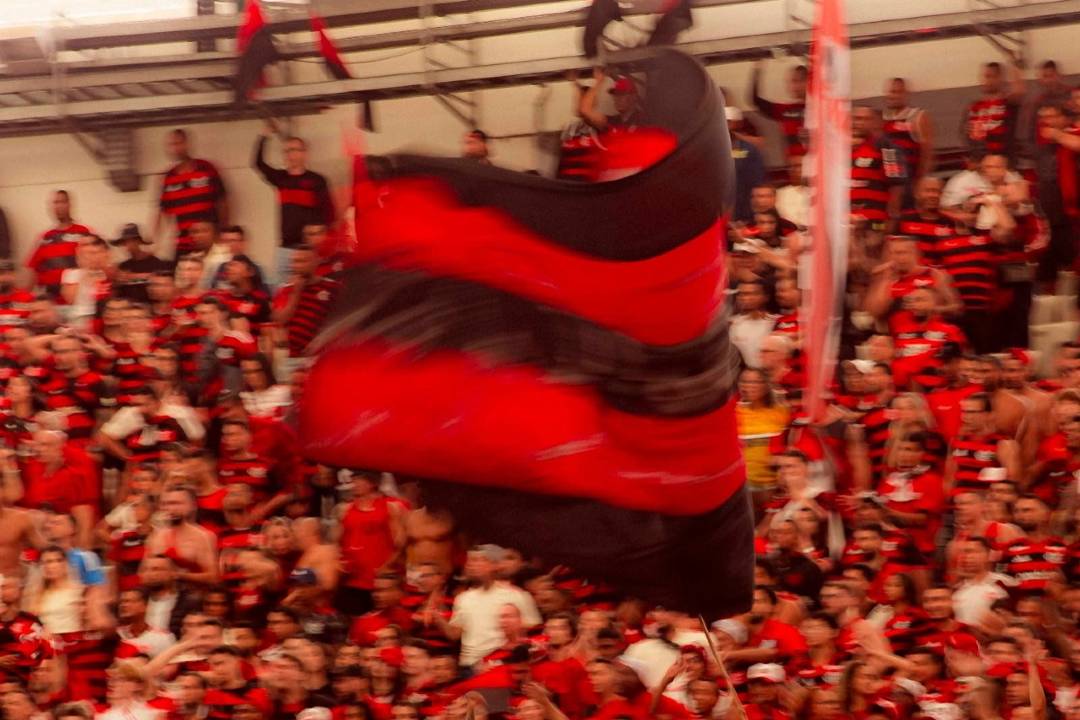 Grave acidente envolve adeptos do Flamengo em viagem para a Argentina