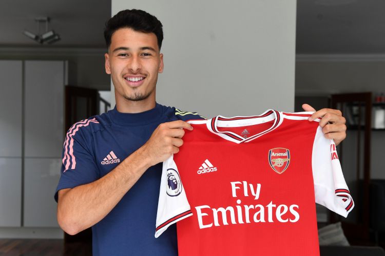 Inglaterra: Jovem brasileiro Gabriel Martinelli renova contrato com o Arsenal
