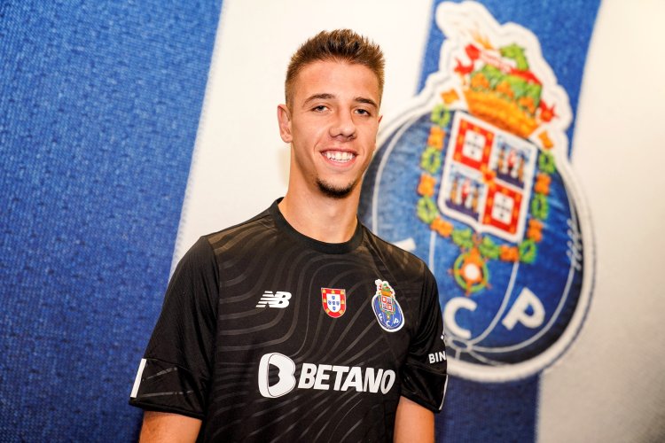 FC Porto: Guarda-redes Francisco Meixedo renova contrato até 2027