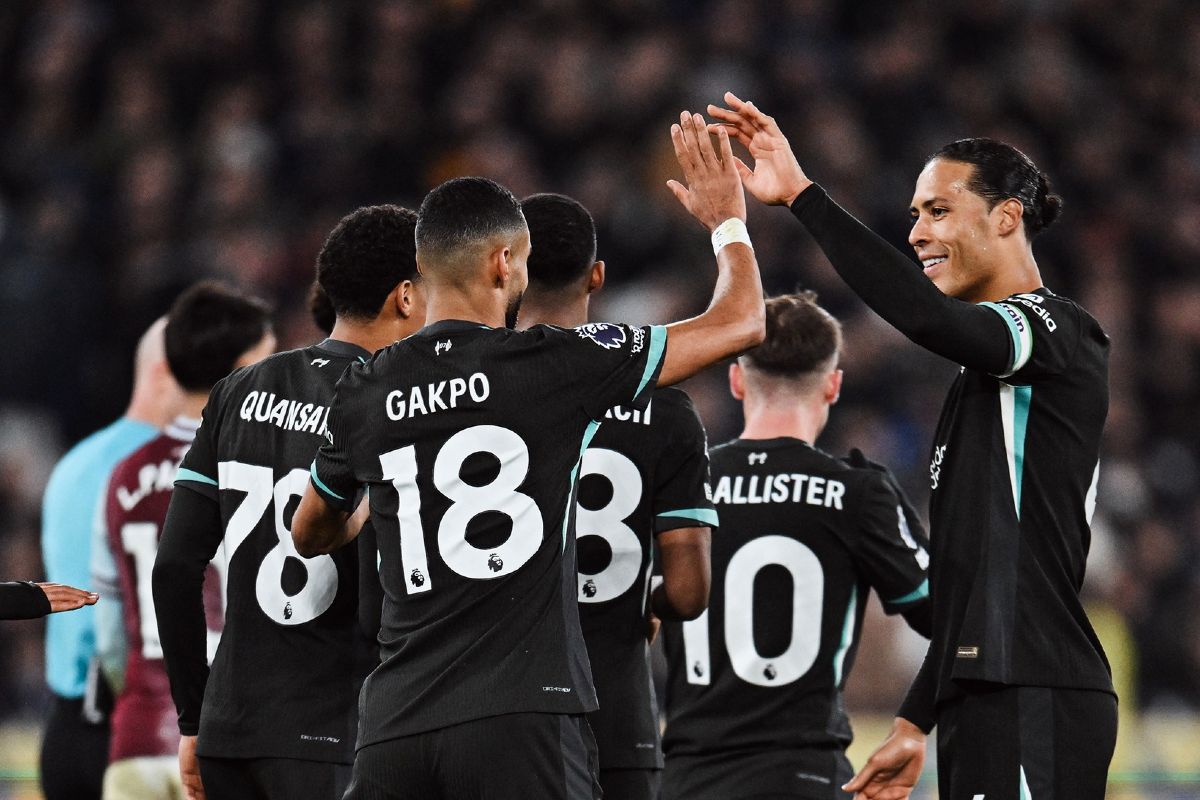 Liverpool goleia West Ham por 5-0 e consolida liderança na Premier League