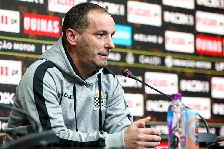 Ucrânia: Petit apela adeptos a doarem bens no jogo Boavista-Sporting de Braga