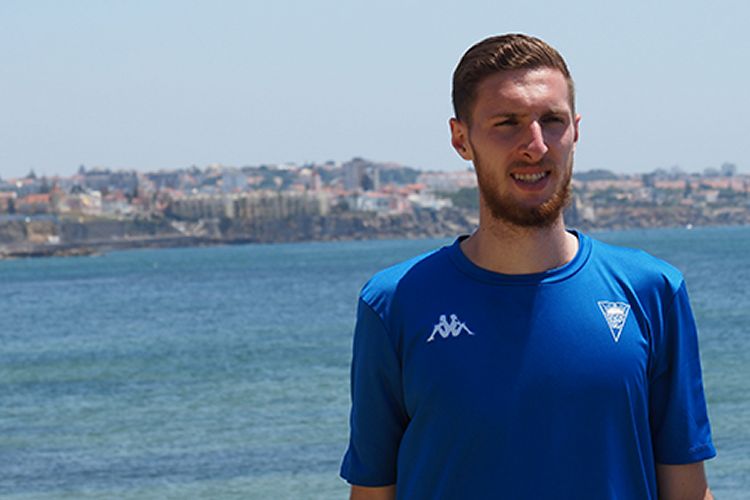 Mercado: Estoril Praia cede defesa Volnei Feltes à Oliveirense até ao final da época