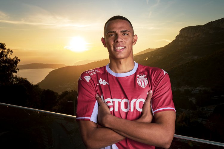 Mercado: Mónaco anuncia contratação do lateral brasileiro Vanderson