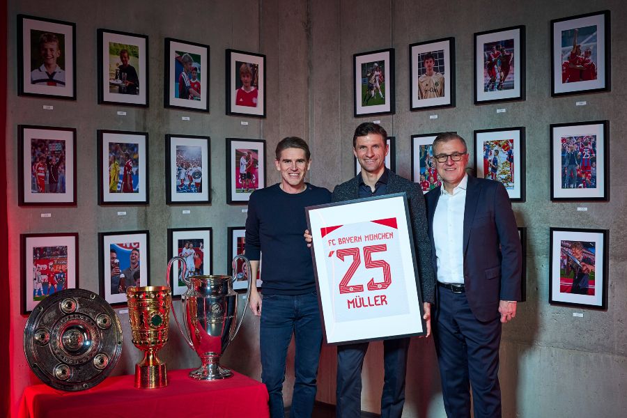 OFICIAL: Müller renova por uma época e continua a escrever história no Bayern Munique