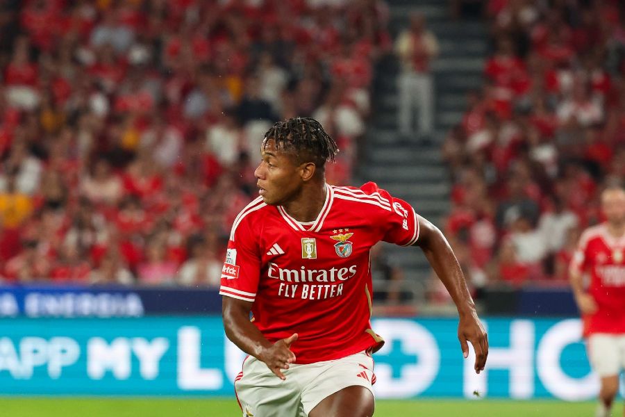 Neres quer deixar o Benfica: Insatisfeito com o banco, extremo brasileiro pondera saída da Luz