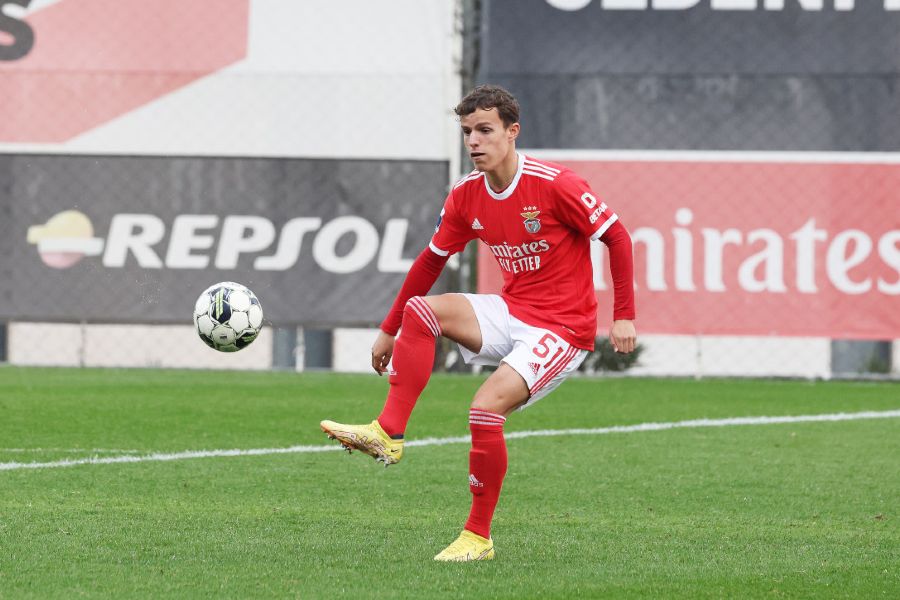OFICIAL: João Resende, vencedor da Youth League, deixa o Benfica e segue para Leiria
