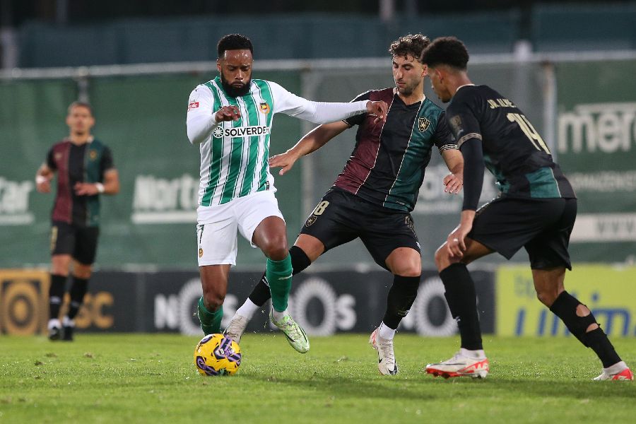 Dez minutos finais eletrizantes ditam empate entre Rio Ave e Estrela da Amadora