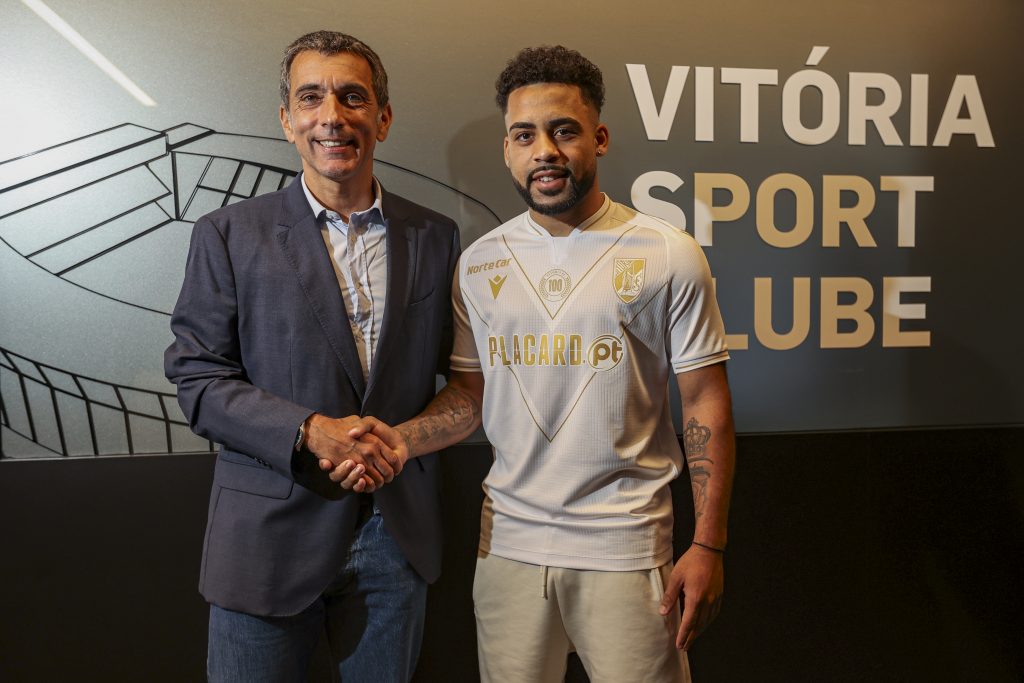 OFICIAL: Telmo Arcanjo deixa Tondela e é oficializado como reforço do V. Guimarães