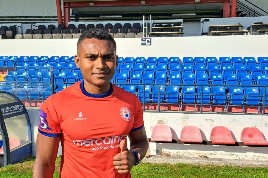 OFICIAL: Rafael Assis regressa a Portugal para ser reforço do Trofense