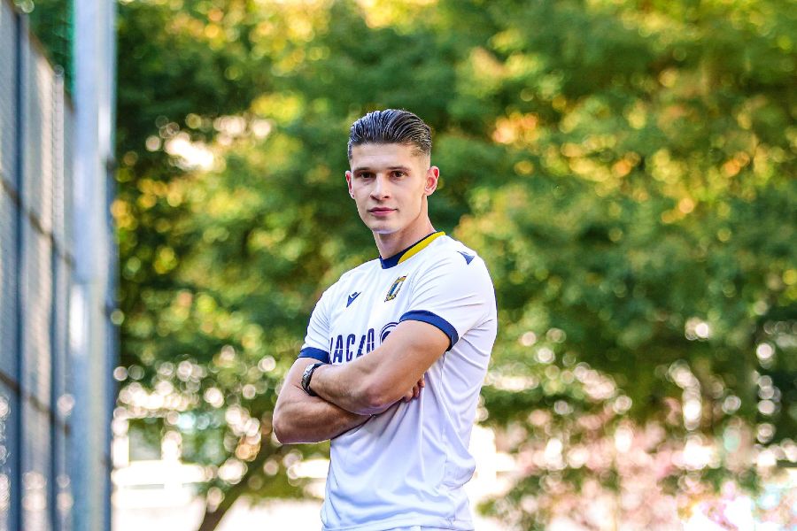 OFICIAL: Alex Dobre assina pelo Famalicão a título definitivo