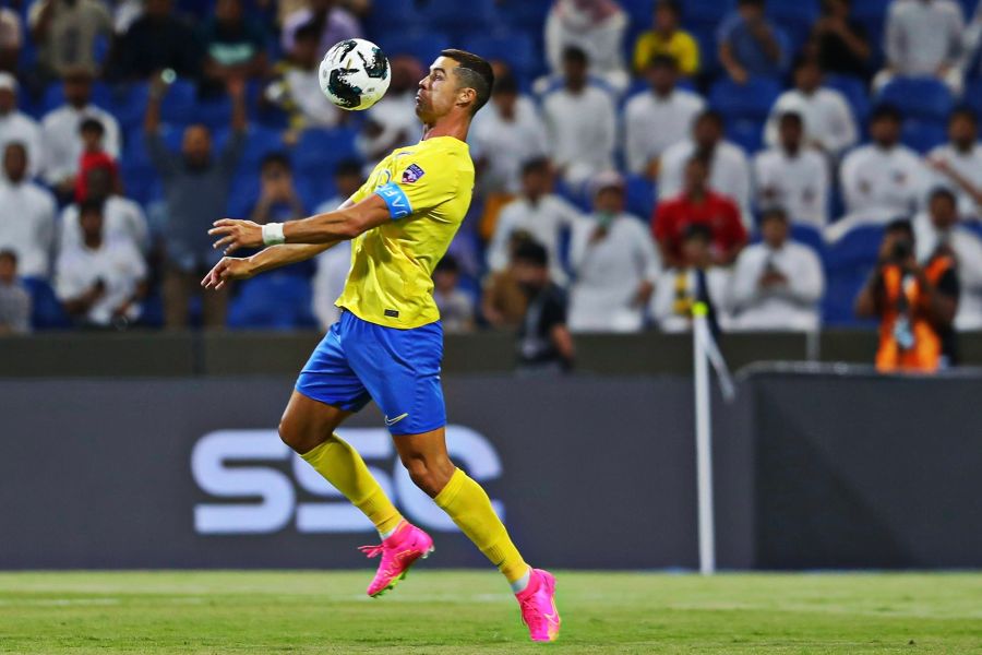 Cristiano Ronaldo estreia-se a marcar esta época em goleada na Tunísia