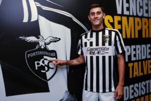 OFICIAL: Rafael Alcobia reforça defesa do Portimonense por três temporadas
