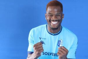 OFICIAL: Samuel Essende é reforço do Vizela por empréstimo do Caen