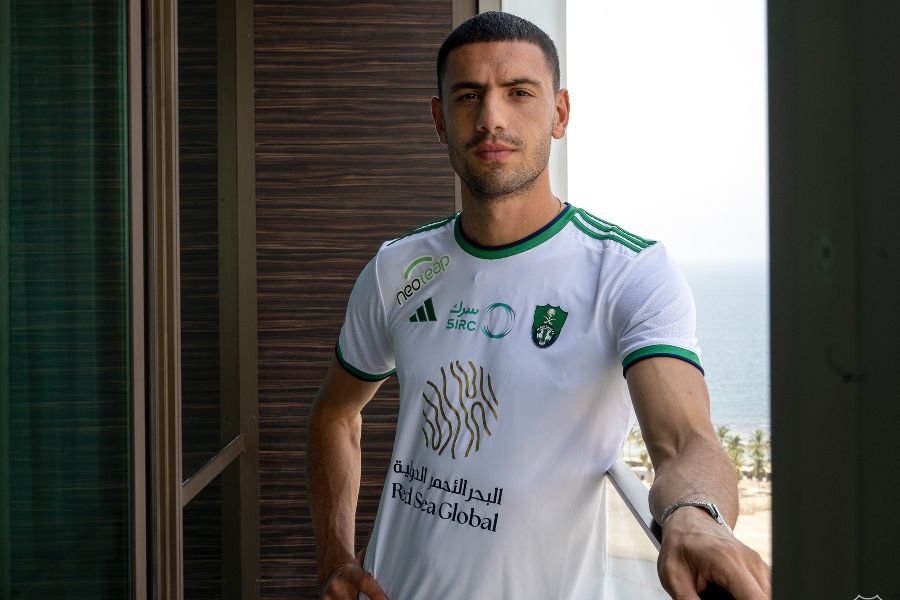 OFICIAL: Demiral escolhe reforçar o Al Ahli apesar do interesse do Inter de Milão