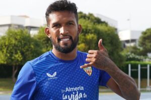 OFICIAL: Internacional português Dyego Sousa e Almería rescindem por mútuo acordo