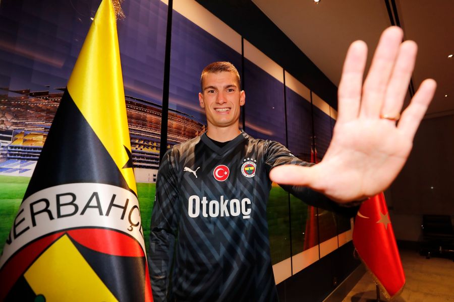 OFICIAL: Fenerbahçe reforça a baliza com internacional croata Dominik Livakovic