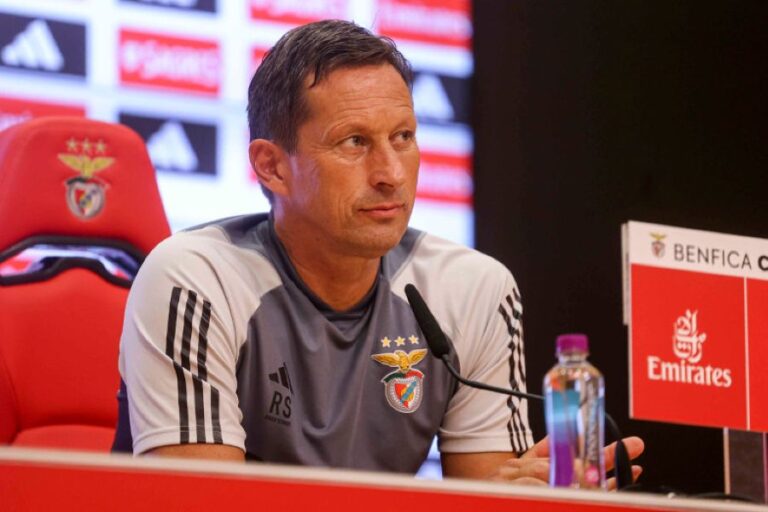 Schmidt diz que a sua função é garantir que “o que conta é o Benfica”