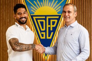 OFICIAL: Guarda-redes Marcelo Carné assina pelo Estoril Praia até ao final da época