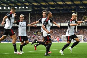 Inglaterra: Fulham, de Marco Silva, vence no campo do Everton, Brighton goleia