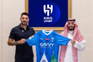 OFICIAL: Avançado sérvio Mitrovic reforça Al Hilal de Jorge Jesus