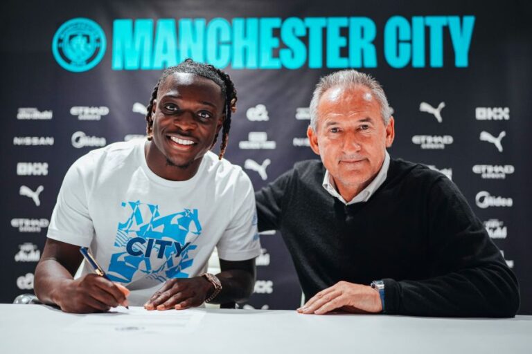 OFICIAL: Manchester City contrata extremo belga Jérémy Doku ao Rennes