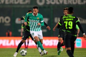 OFICIAL: Médio Samaris é reforço dos brasileiros do Coritiba
