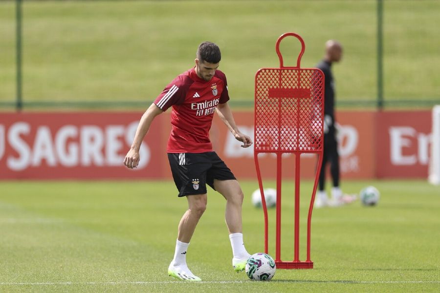 Benfica: Jurásek tem entorse no tornozelo direito e desfalca encarnados durante um mês