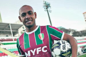Mansur prolonga vínculo contratual com Estrela da Amadora até 2025