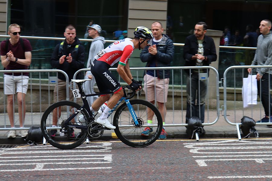 Ciclismo: Nelson Oliveira lamenta não ter feito melhor em corrida “muito dura”