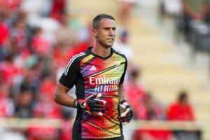 Benfica: Discussão entre Vlachodimos e Schmidt na origem do afastamento do guarda-redes grego