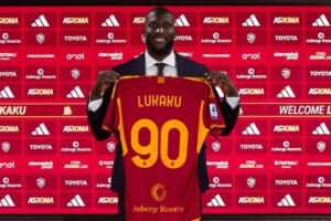 OFICIAL: Romelu Lukaku reforça Roma de José Mourinho por empréstimo do Chelsea