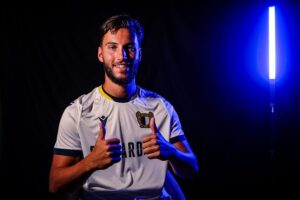 OFICIAL: Famalicão reforça o meio-campo com a chegada de Tom Lacoux