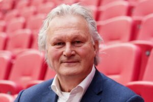 Presidente do Ajax bate com a porta: "Não sou surdo, nem cego. Sei a situação que o clube vive