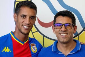 OFICIAL: Diogo Salomão assina pelo Alverca após passagem pelo Estrela da Amadora