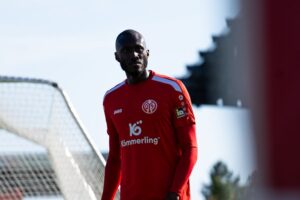 OFICIAL: Guilavogui, ex-capitão do Wolfsburgo, reforça o Mainz a custo zero