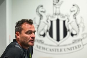 Newcastle: Steve Harper, 'lenda' dos magpies, hospitalizado após hemorragia cerebral