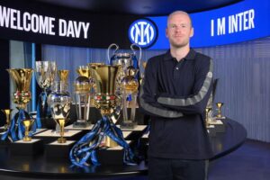 OFICIAL: Médio Davy Klaassen transfere-se do Ajax para o Inter de Milão