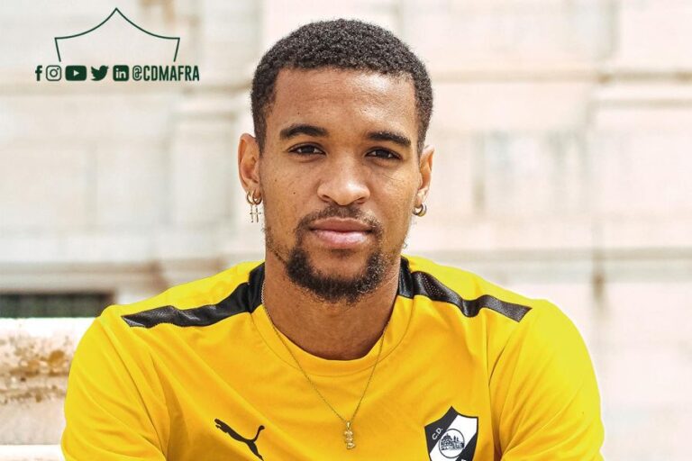 OFICIAL: Mafra reforça-se com Mário Balbúrdia, proveniente do Estrela da Amadora