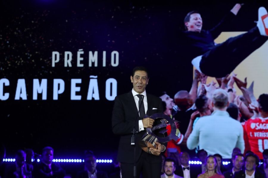 Benfica: Rui Costa “orgulhoso” pelo título, mas rejeita “dormir à sombra da bananeira”