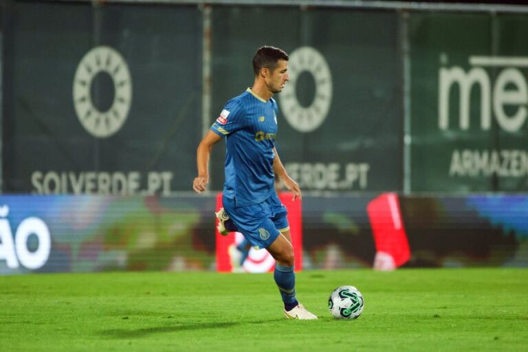 Crónica: FC Porto ‘arranca’ vitória em Vila do Conde com reviravolta nos descontos