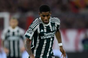 Marcus Rashford duramente criticado: "Parecia que tinha um frigorífico às costas"