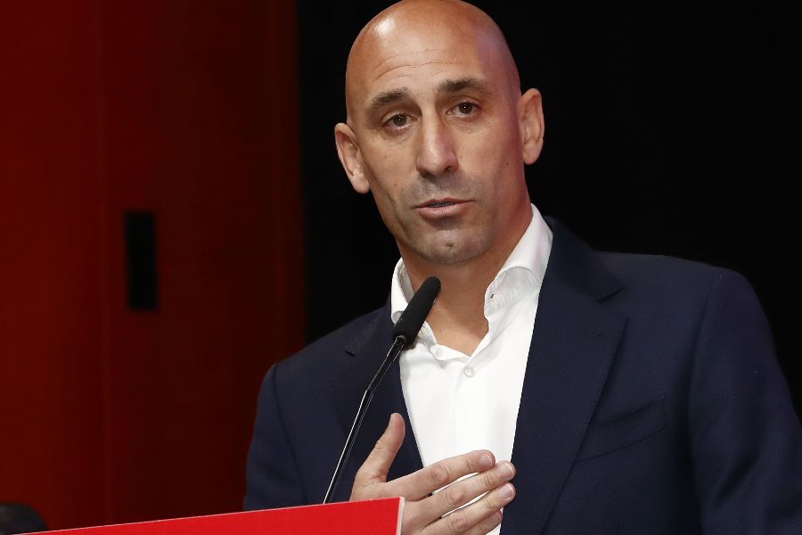 Rubiales diz ter certeza absoluta de que Hermoso consentiu beijo em Sydney